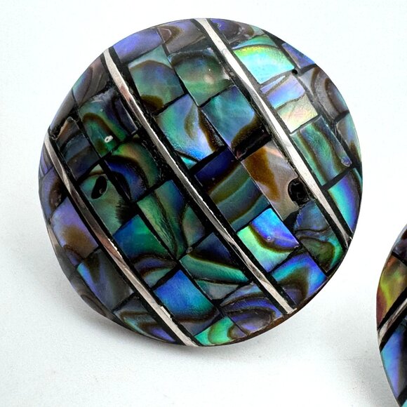 Abalone Shell Round Circle Stud Earrings 5/8 Inch Diameter Vibrant - Picture 3 of 6